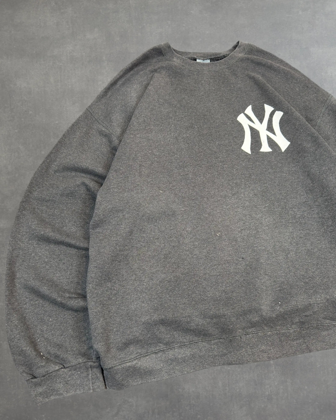 VINTAGE DARK GREY NY YANKEES CREWNECK - L